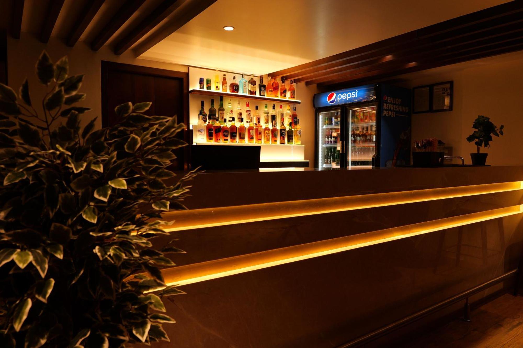 Uva Manish Hotel Kundapur Eksteriør billede