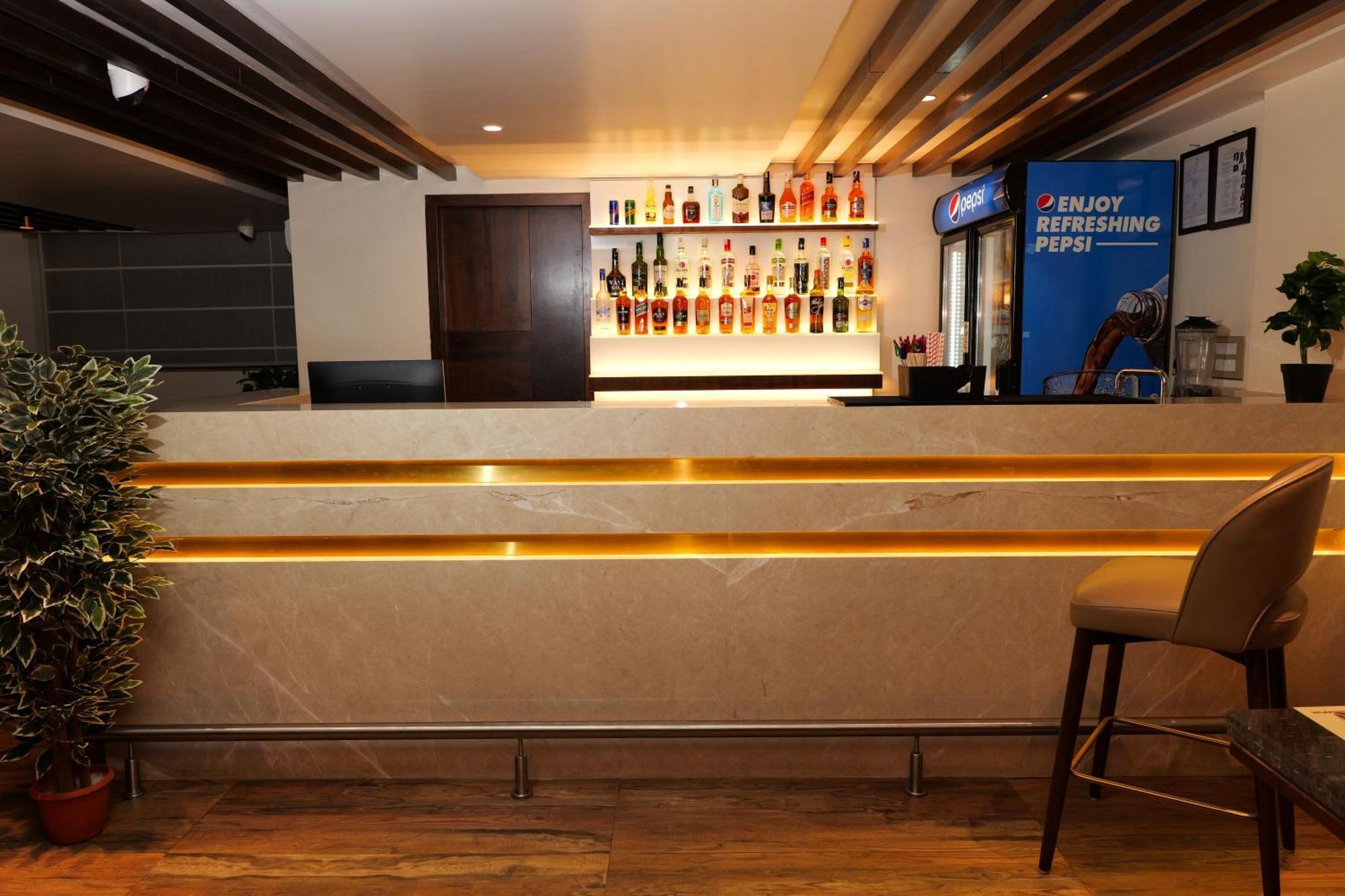 Uva Manish Hotel Kundapur Eksteriør billede